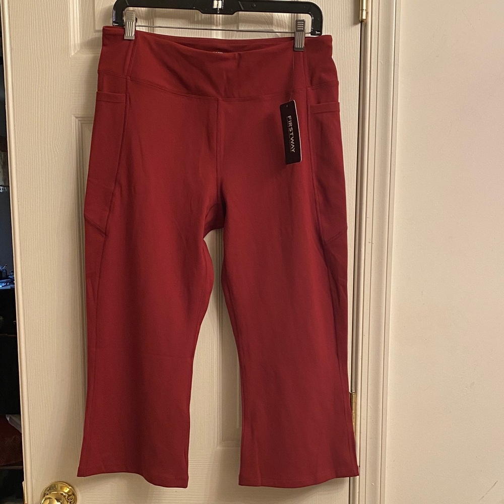 Firstway red Cropped Pants